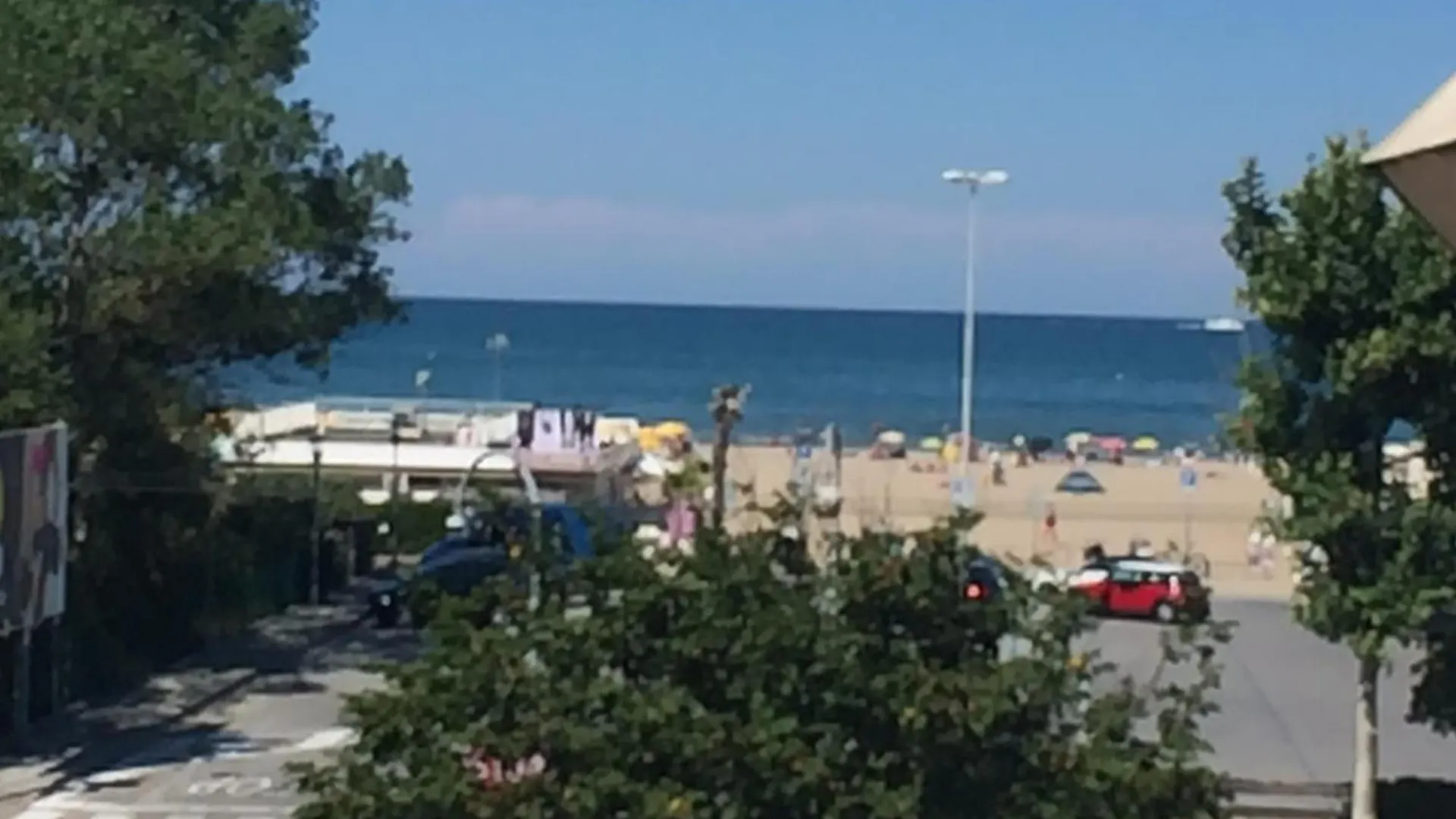 Riccione Sul Mare Con Servizio Spiaggia E Aquapark